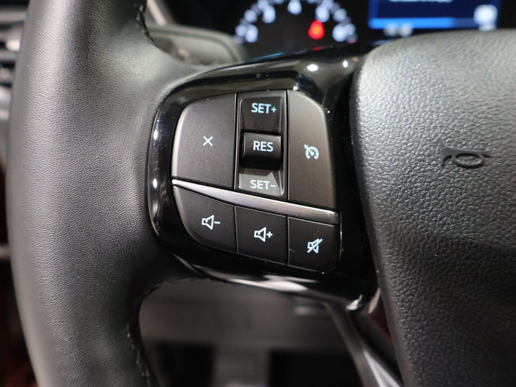 Used 2022 Ford Escape SE w/ Cold Weather Package image 35