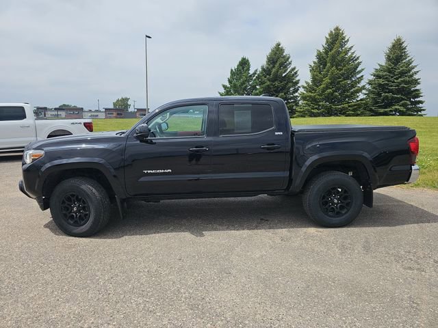 Used 2019 Toyota Tacoma SR5 AWD/4WD image 2