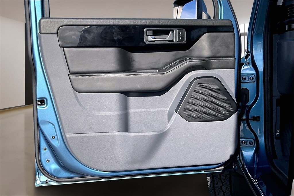 Used 2024 INEOS Grenadier Fieldmaster Edition image 18