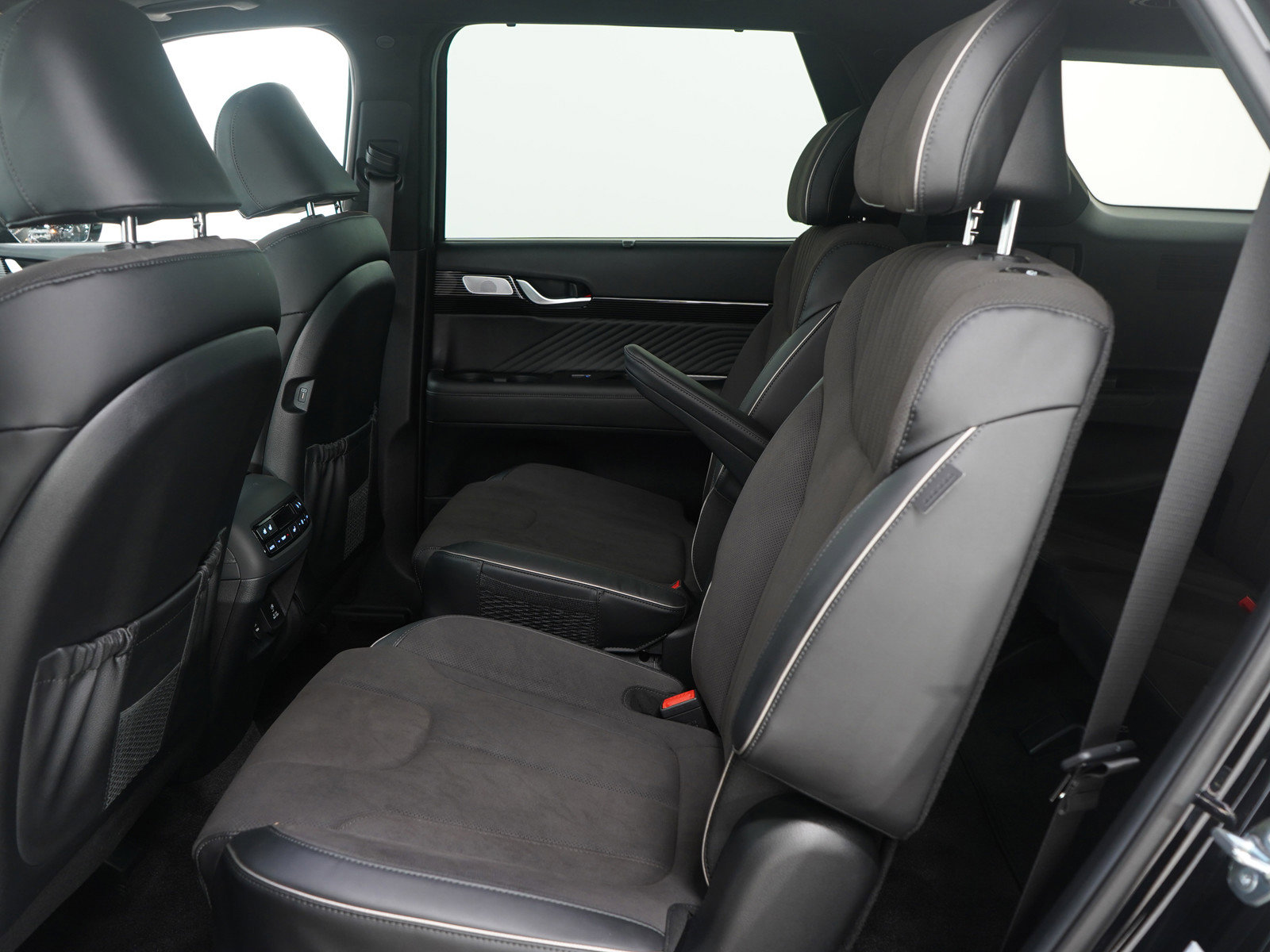 Used 2025 Hyundai Palisade Calligraphy image 18