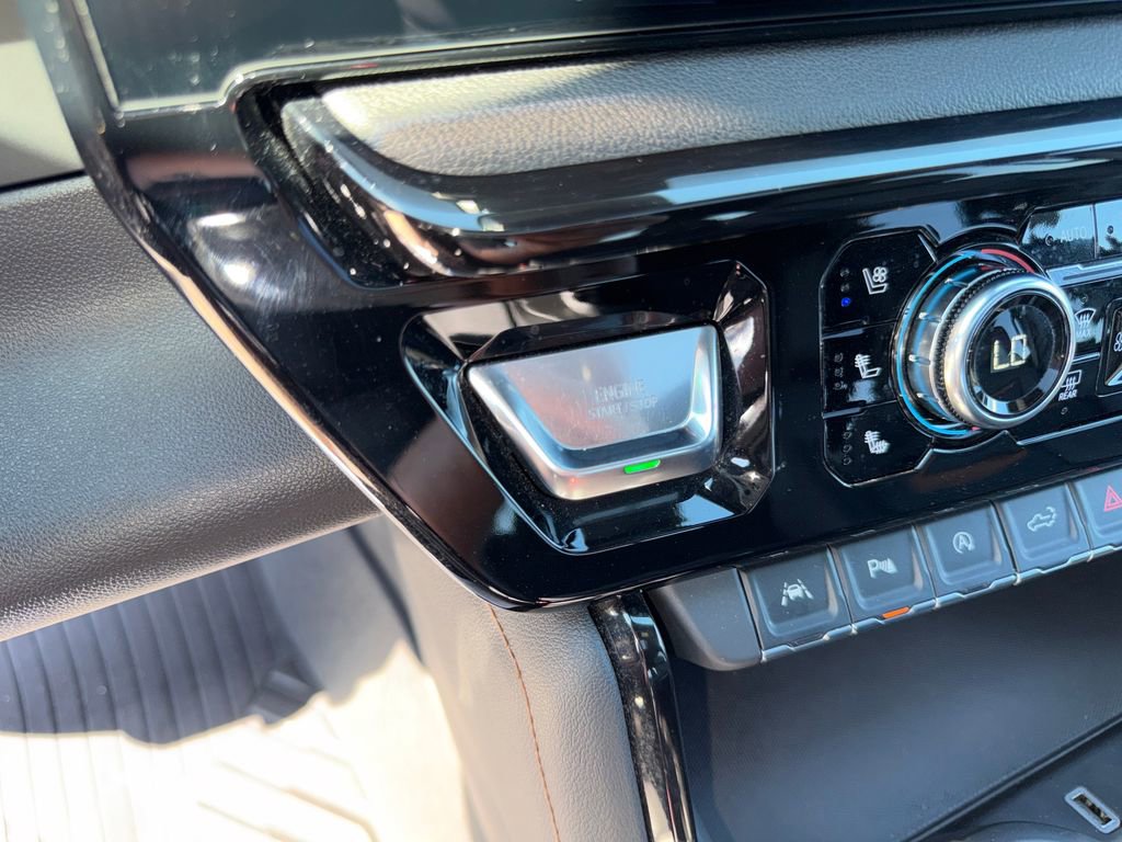 Used 2025 GMC Sierra 1500 AT4 w/ AT4 Premium Package image 33