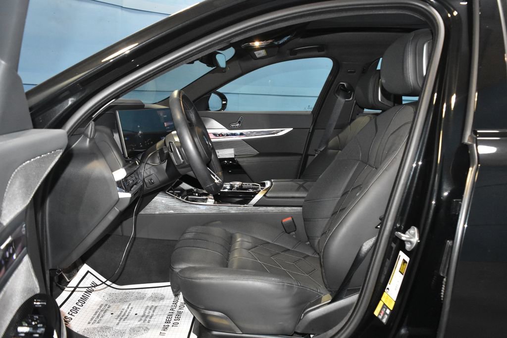 Certified 2024 BMW i7 xDrive60 image 7