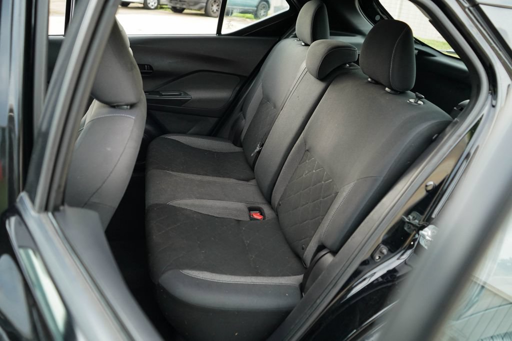 Used 2019 Nissan Kicks S FWD image 9