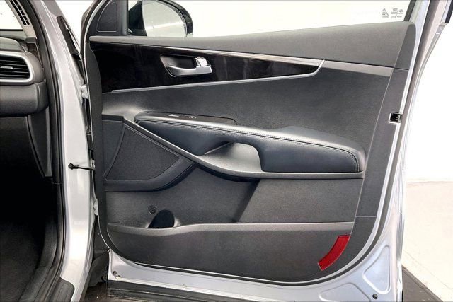Used 2018 Kia Sorento L image 26