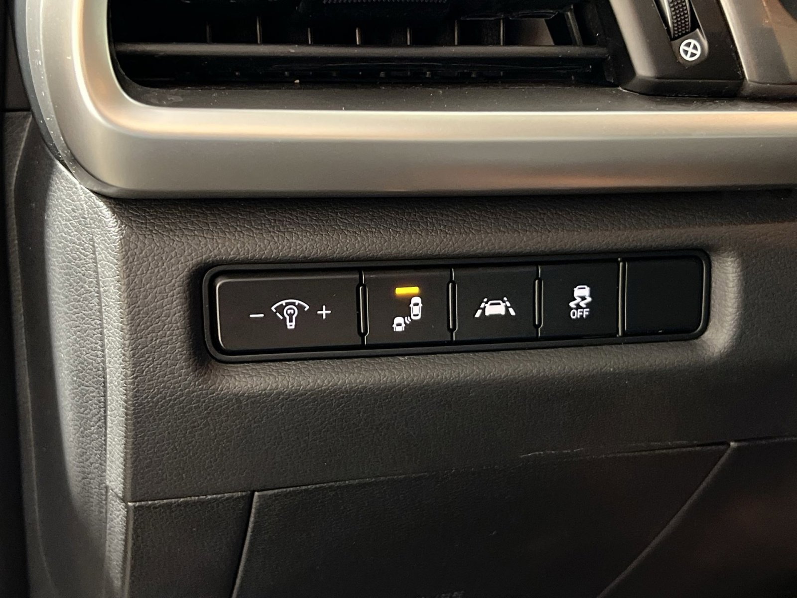 Used 2020 Kia Telluride LX image 29