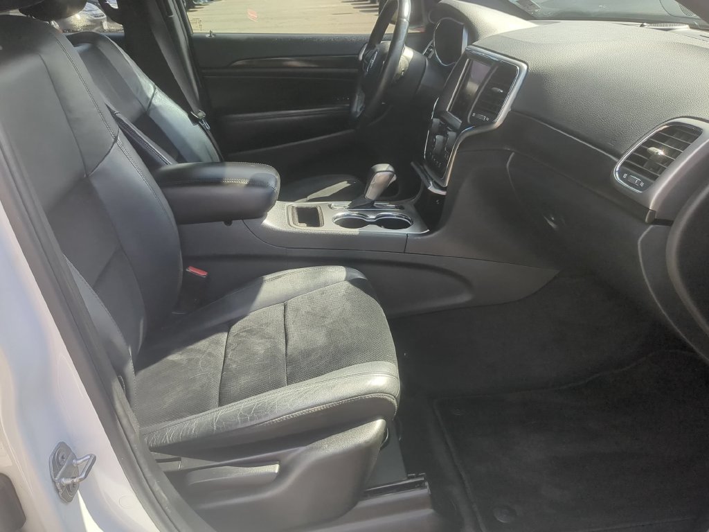 Used 2018 Jeep Grand Cherokee Altitude AWD/4WD image 30
