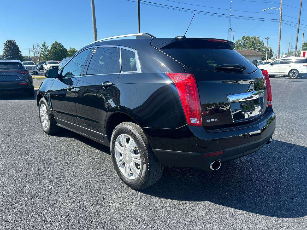 Used 2015 Cadillac SRX Luxury w/ Driver Awareness Package FWD image 7