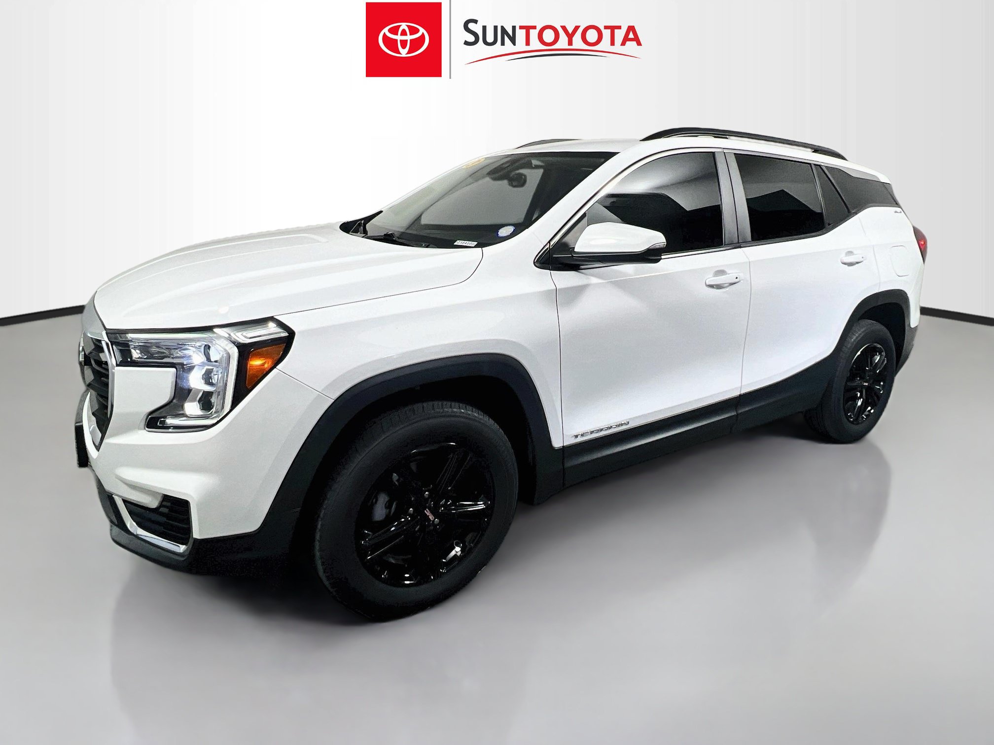 Used 2023 GMC Terrain SLE w/ Driver Convenience Package AWD/4WD image 9
