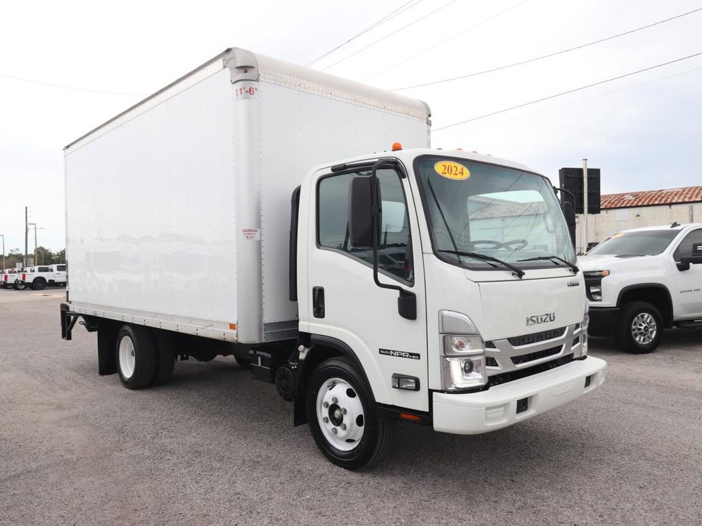Used 2024 Isuzu NPR image 5