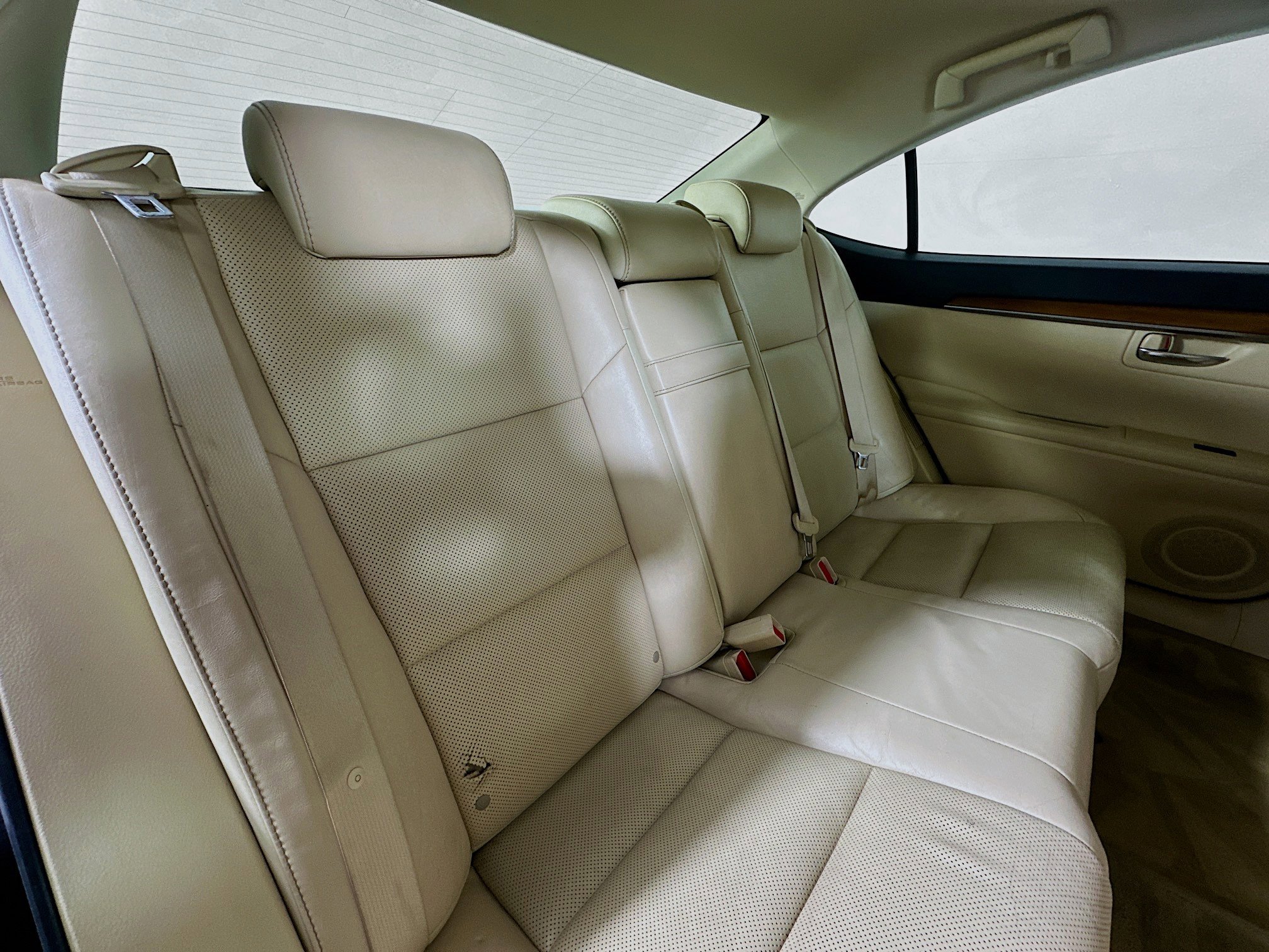 Used 2015 Lexus ES 300h image 27