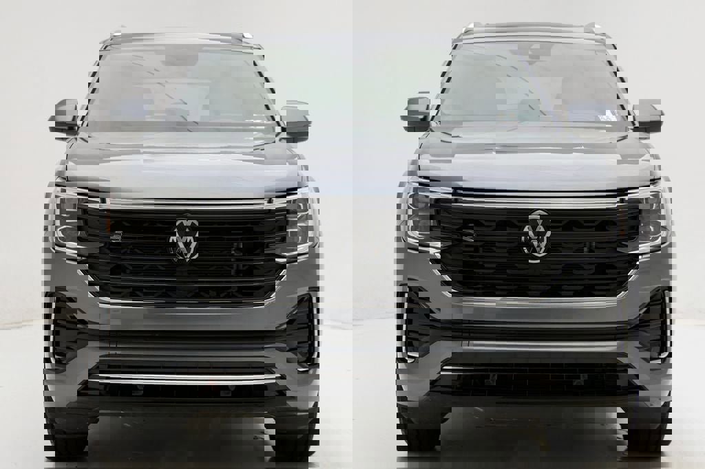 Used 2024 Volkswagen Atlas Cross Sport SEL R-Line image 5