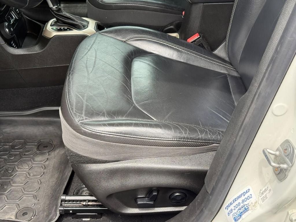 Used 2017 Jeep Renegade Limited AWD/4WD image 18