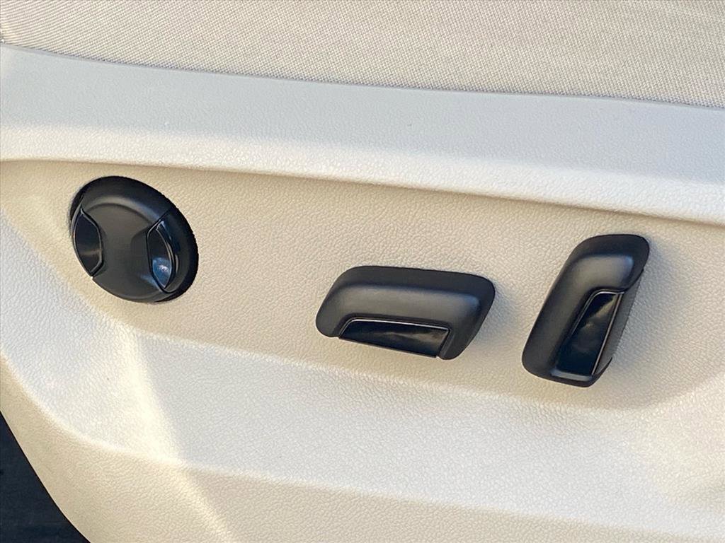 Certified 2025 Volkswagen Atlas SE w/ Panoramic Sunroof Package image 12