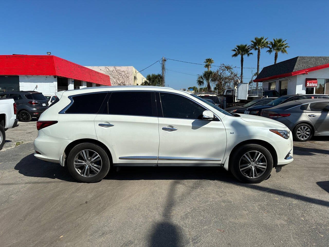 Used 2020 INFINITI QX60 Luxe w/ Essential Package FWD image 13
