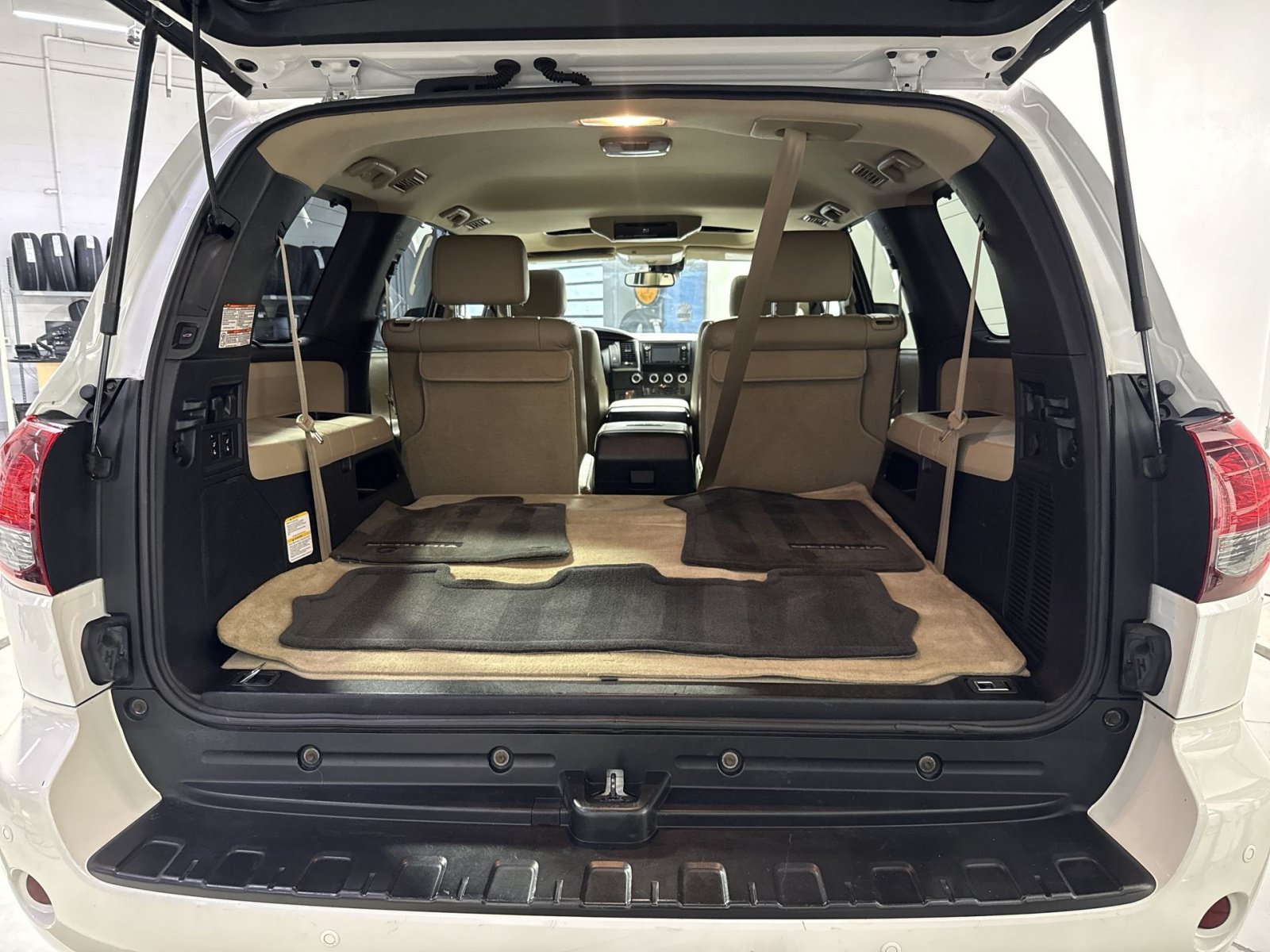 Used 2018 Toyota Sequoia Platinum RWD image 36