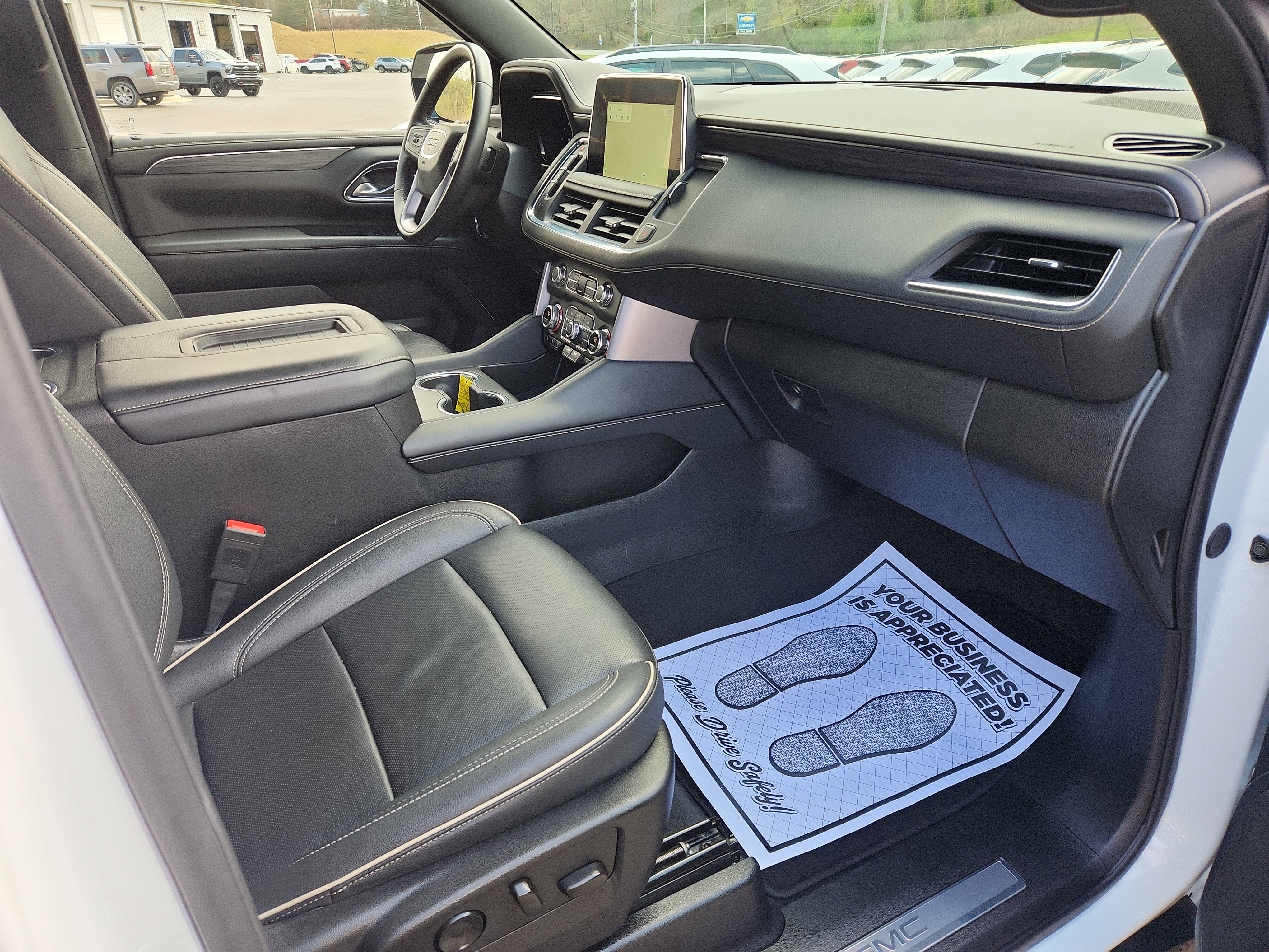 Used 2024 GMC Yukon SLT image 40
