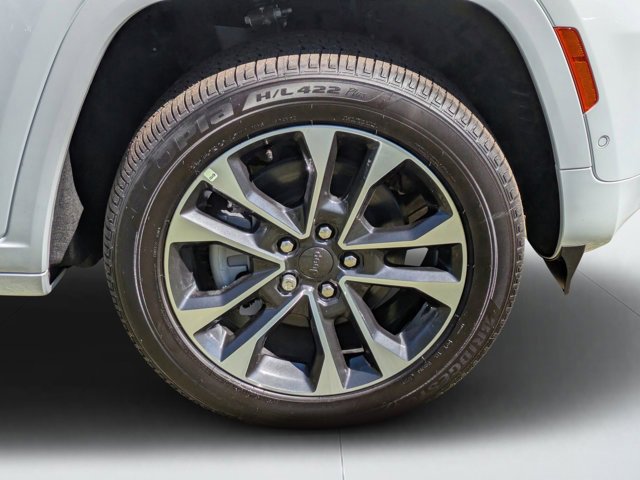 New 2025 Jeep Grand Cherokee L Overland w/ Advanced Protech Group III image 9