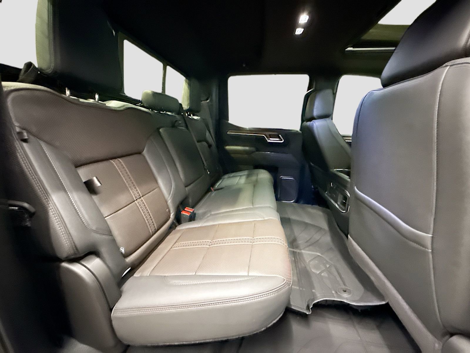 New 2026 Chevrolet Silverado 1500 High Country AWD/4WD image 32