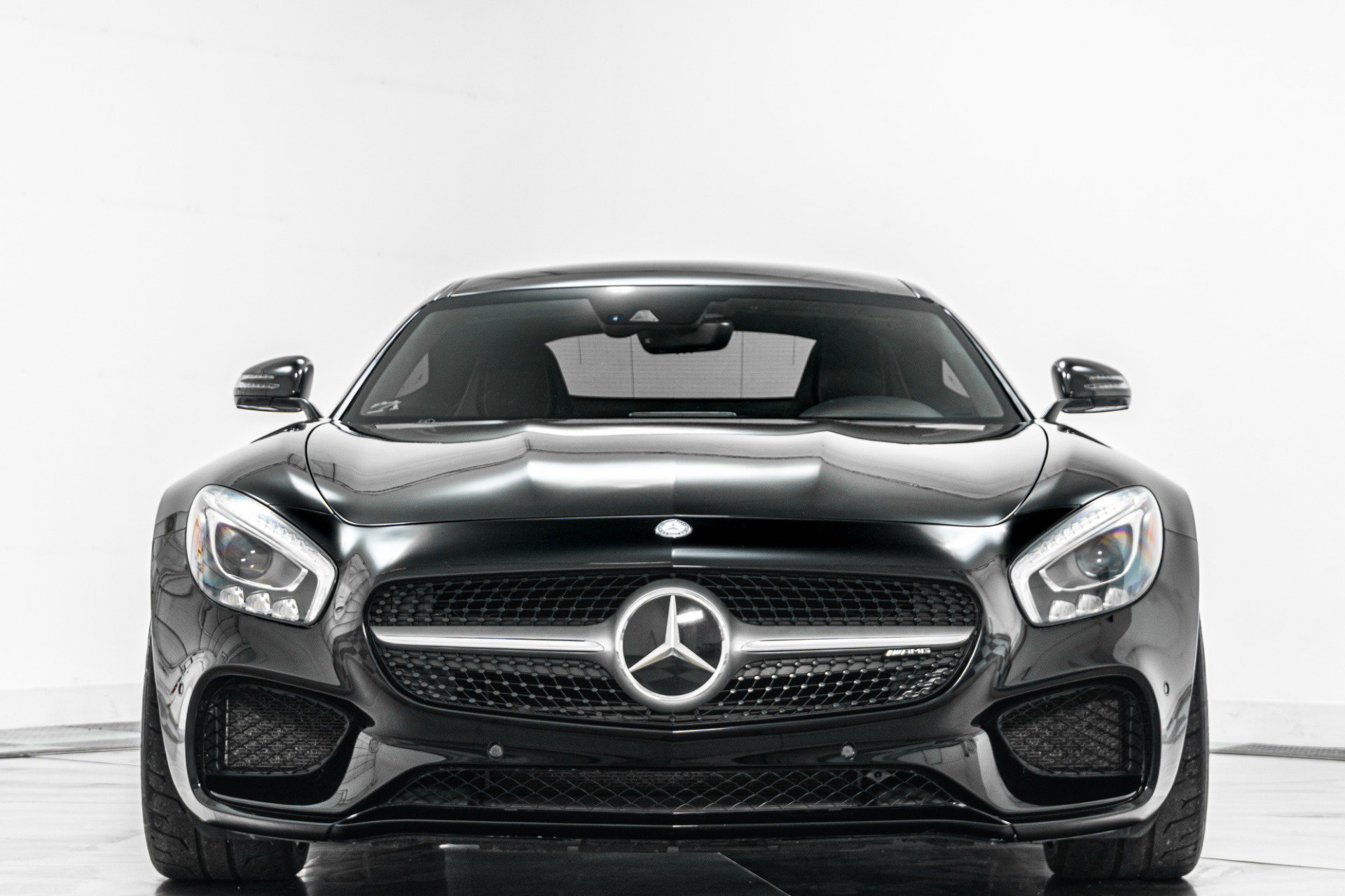 Used 2017 Mercedes-Benz AMG GT Coupe image 4
