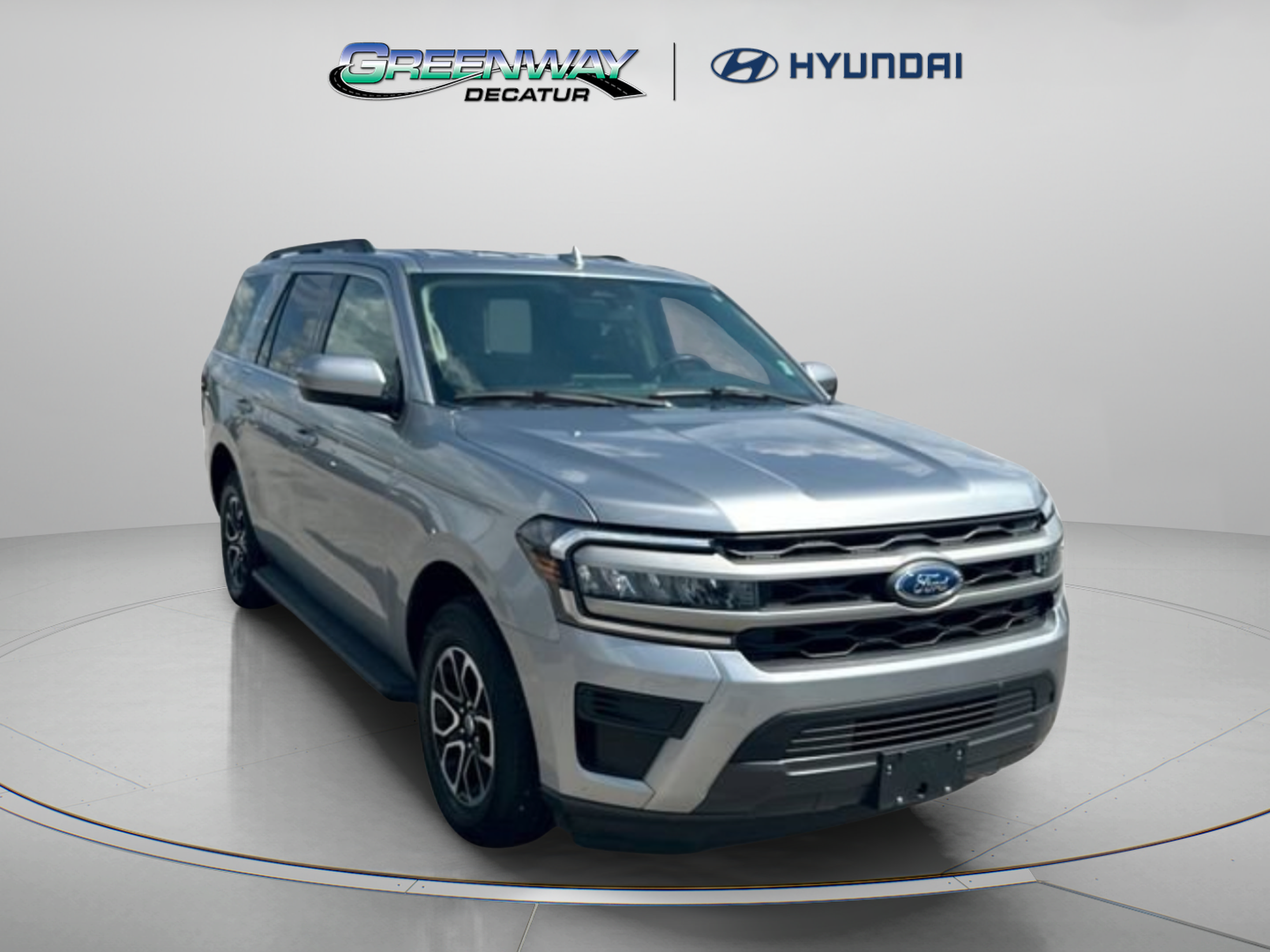 Used 2024 Ford Expedition XLT AWD/4WD image 2