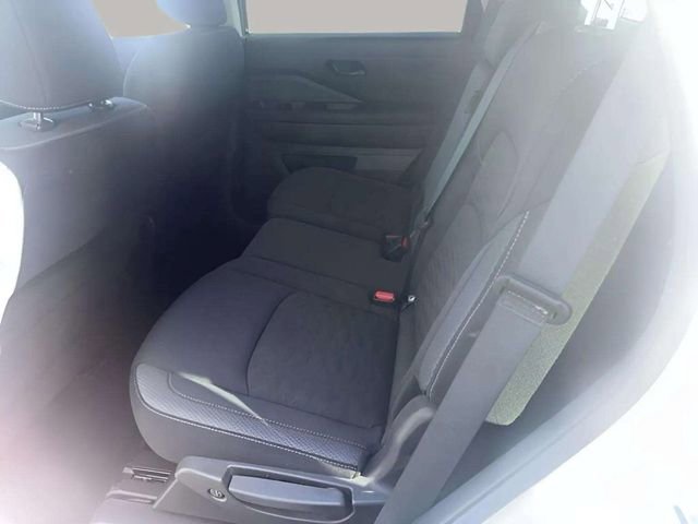 Used 2025 Nissan Pathfinder SV image 16