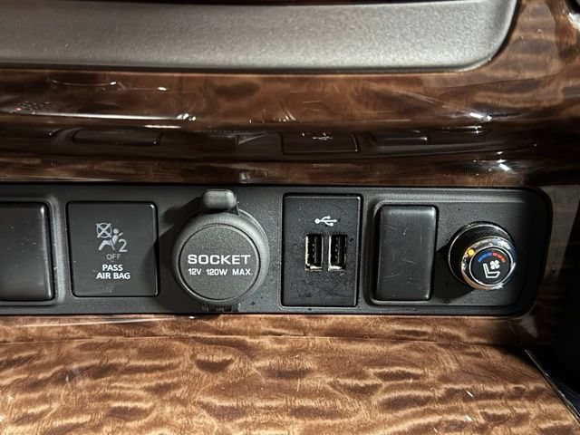 Used 2020 Nissan Armada Platinum w/ Captain's Chairs Package RWD image 27