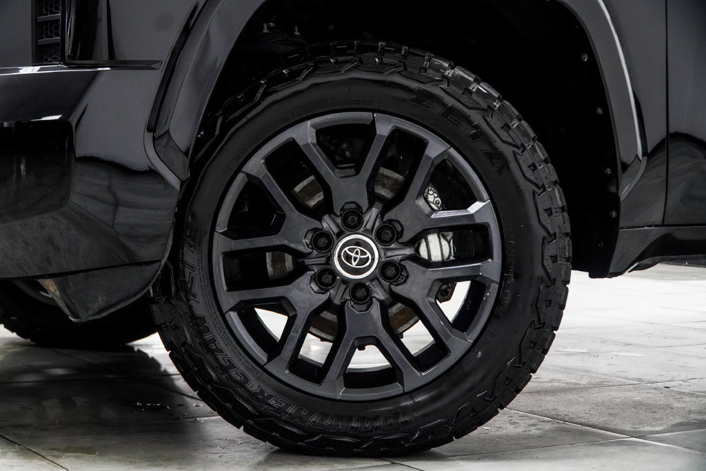 Used 2024 Toyota Tundra Platinum AWD/4WD image 5