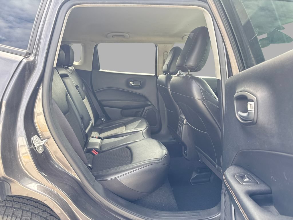 Used 2020 Jeep Compass Latitude w/ Advanced Safety Group FWD image 11