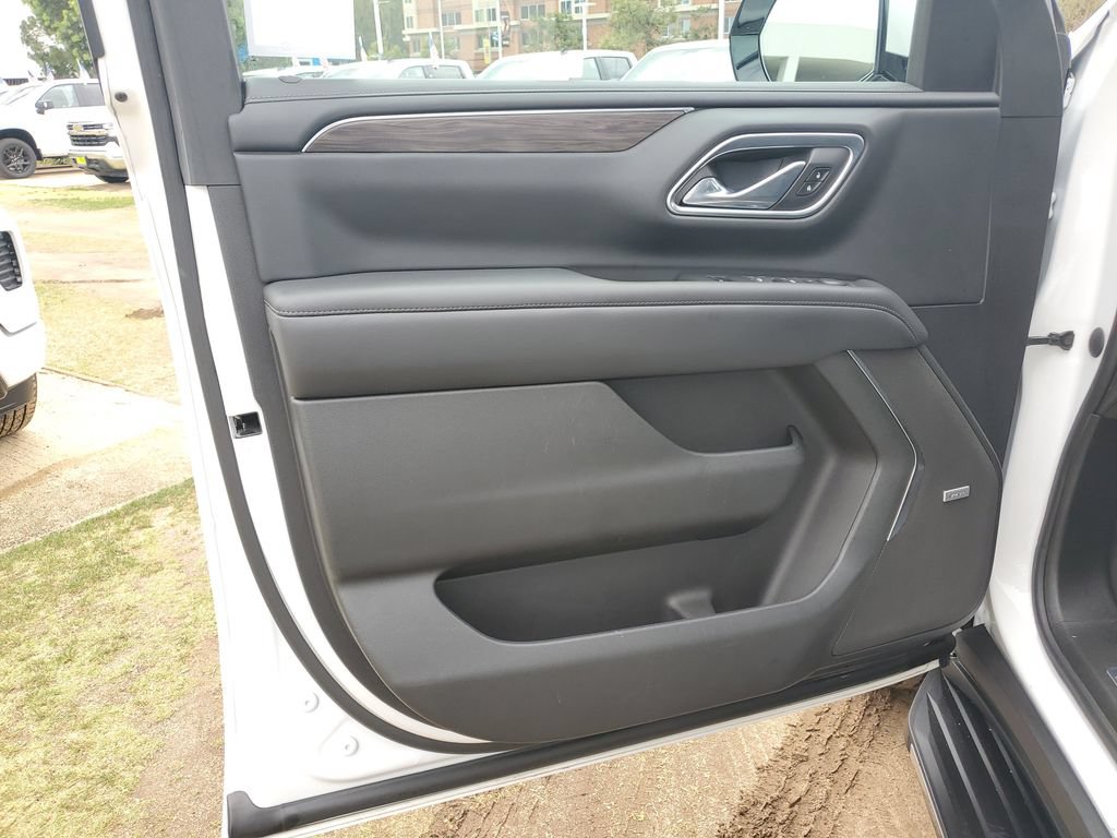 Used 2022 Chevrolet Tahoe LT w/ Luxury Package RWD image 21