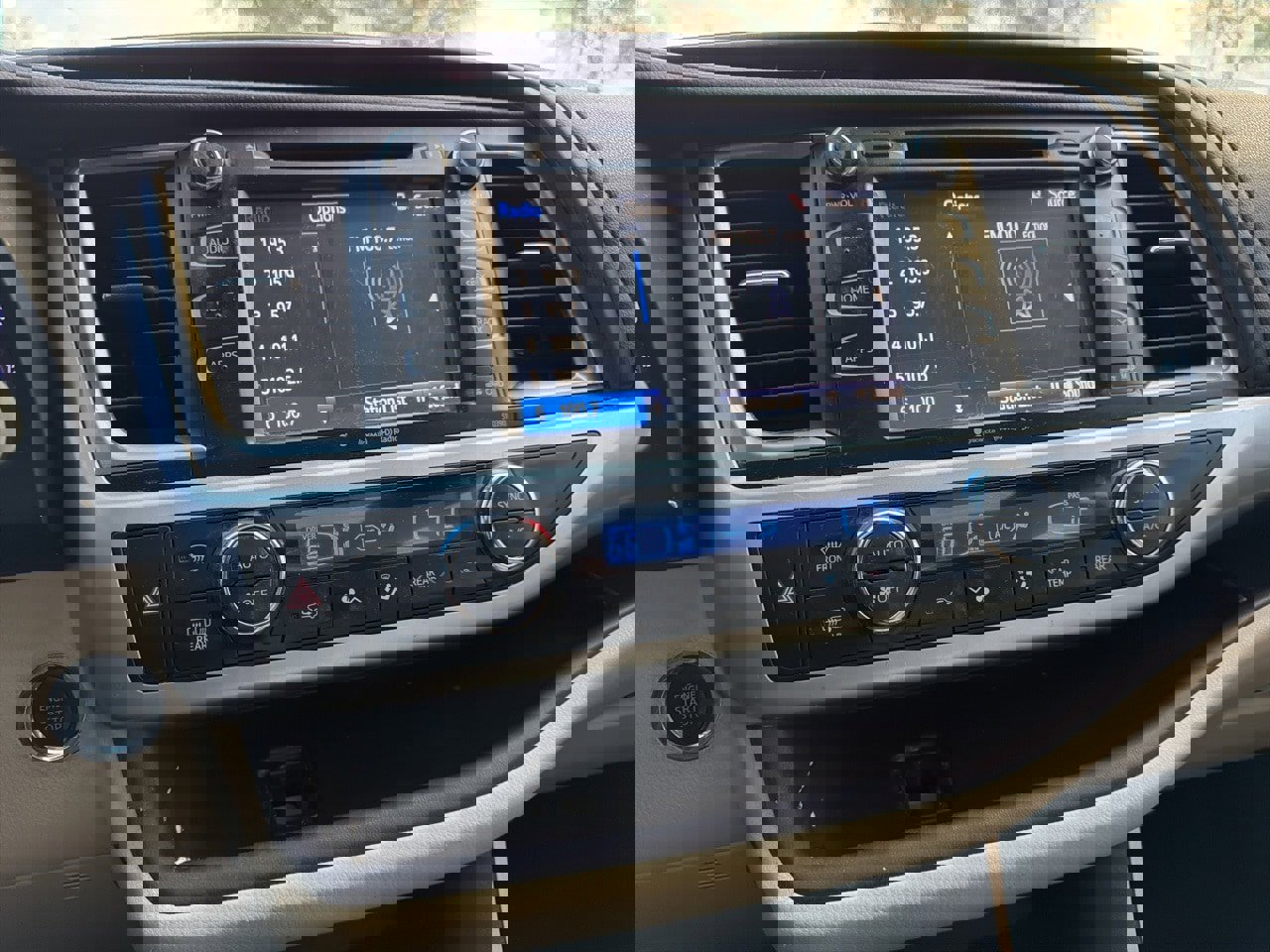 Used 2019 Toyota Highlander XLE image 11