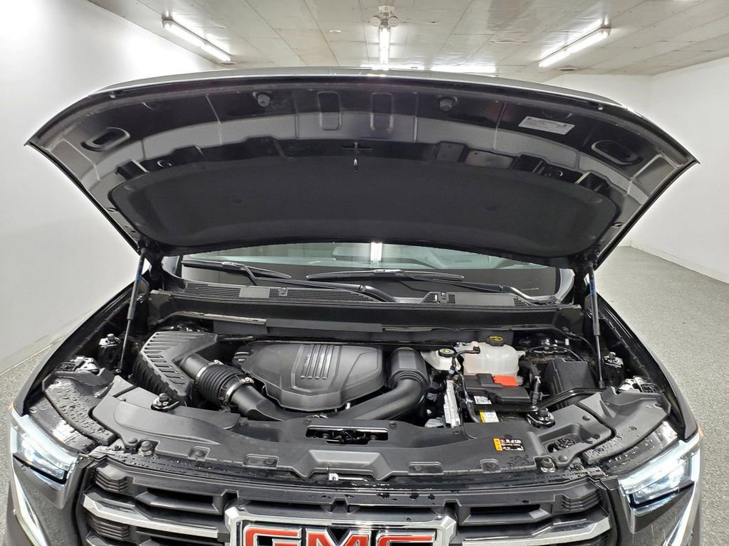 Used 2025 GMC Acadia Elevation image 9