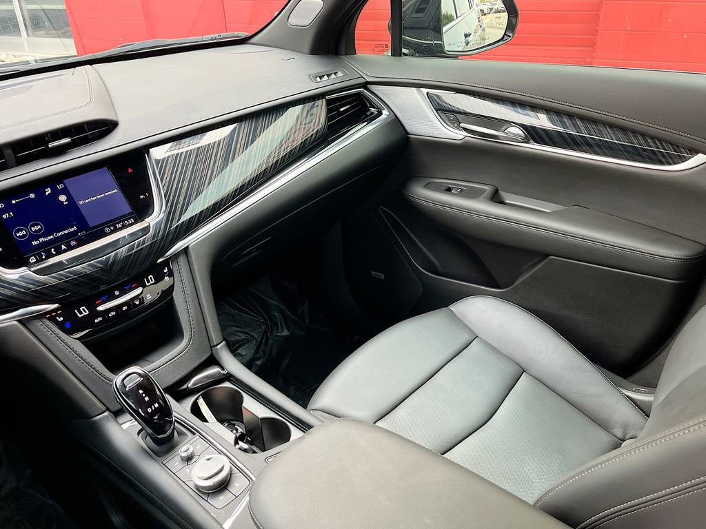 Used 2024 Cadillac XT6 Premium Luxury w/ LPO, Floor Liner Package image 24