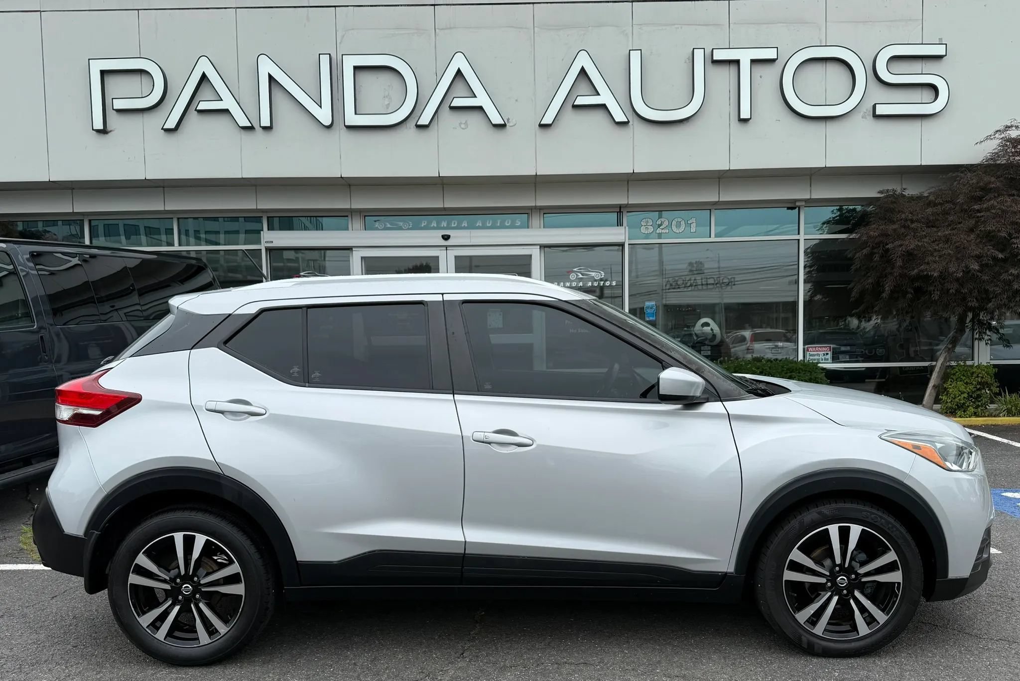 Used 2020 Nissan Kicks SV FWD image 8