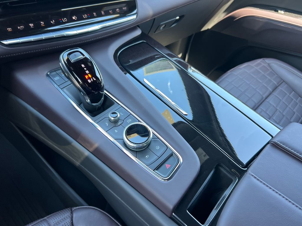 Certified 2024 Cadillac Escalade Premium Luxury Platinum AWD/4WD image 64