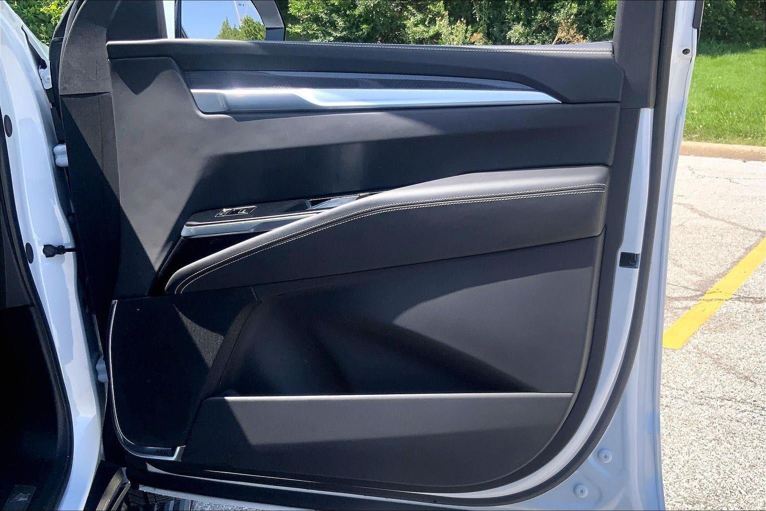 Certified 2026 Cadillac Escalade ESV V AWD/4WD image 27