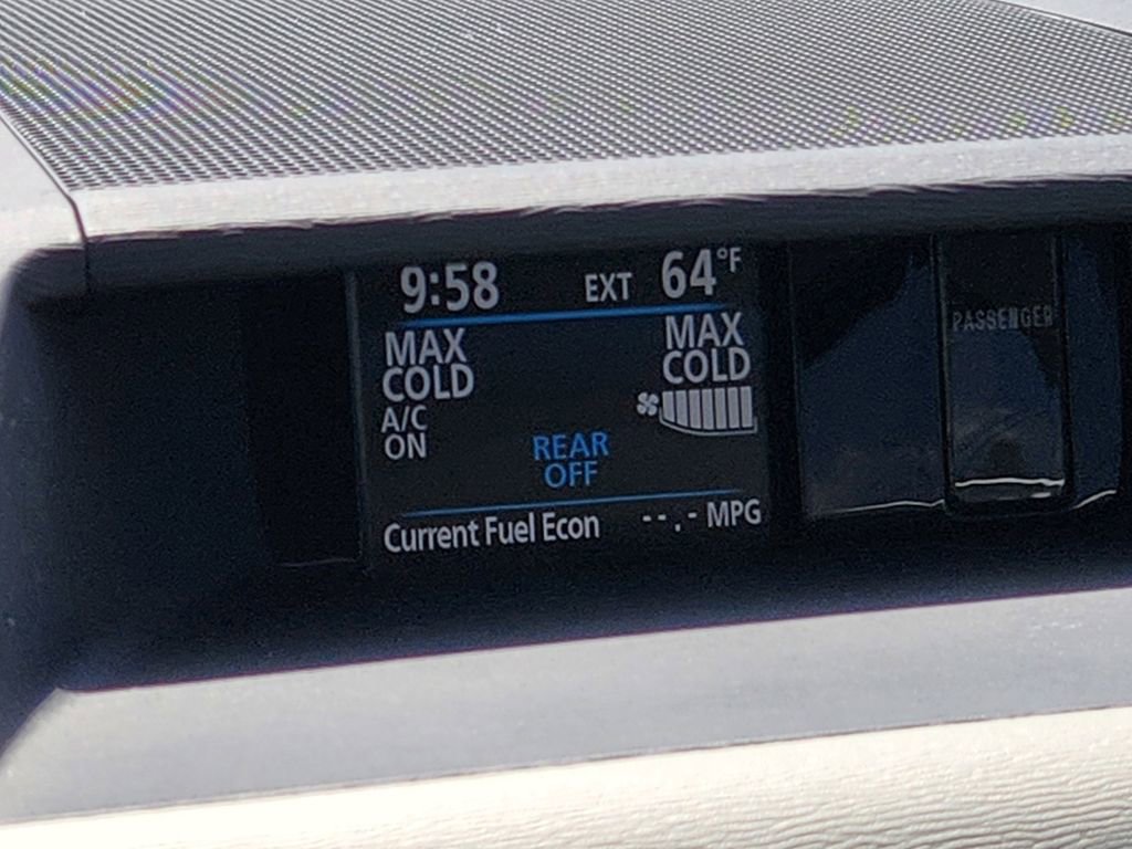 Used 2013 Toyota Sienna XLE w/ Entertainment Pkg image 25