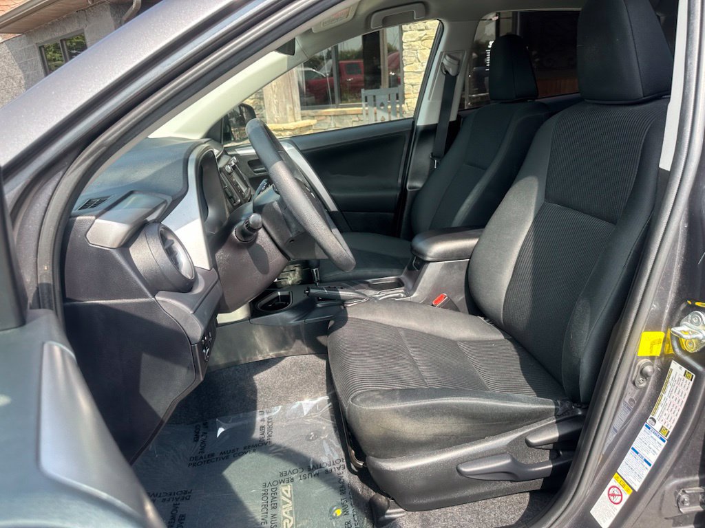 Used 2016 Toyota RAV4 LE AWD/4WD image 14