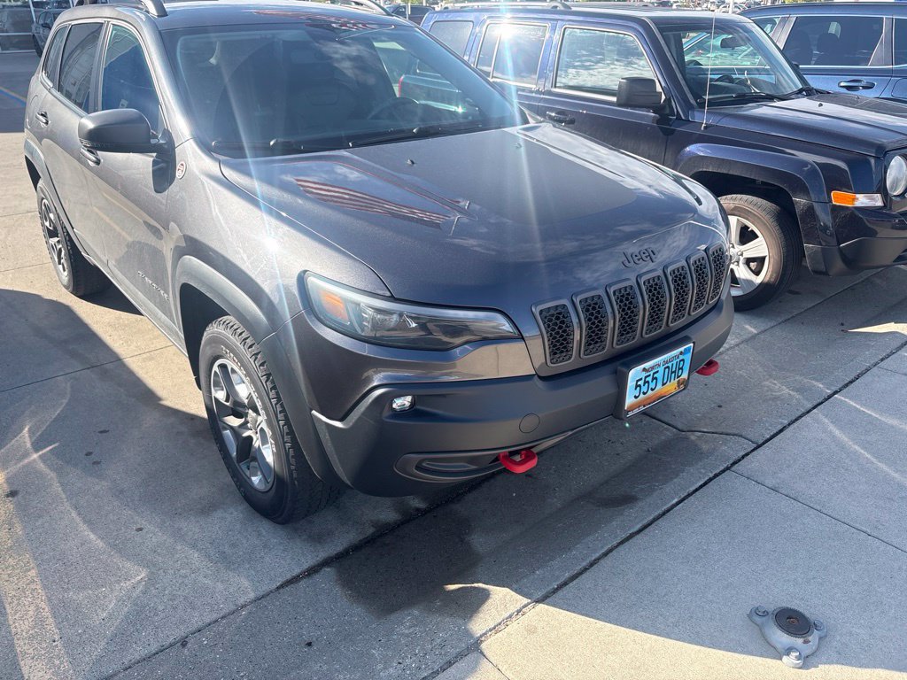 Used 2019 Jeep Cherokee Trailhawk w/ Cold Weather Group AWD/4WD image 2