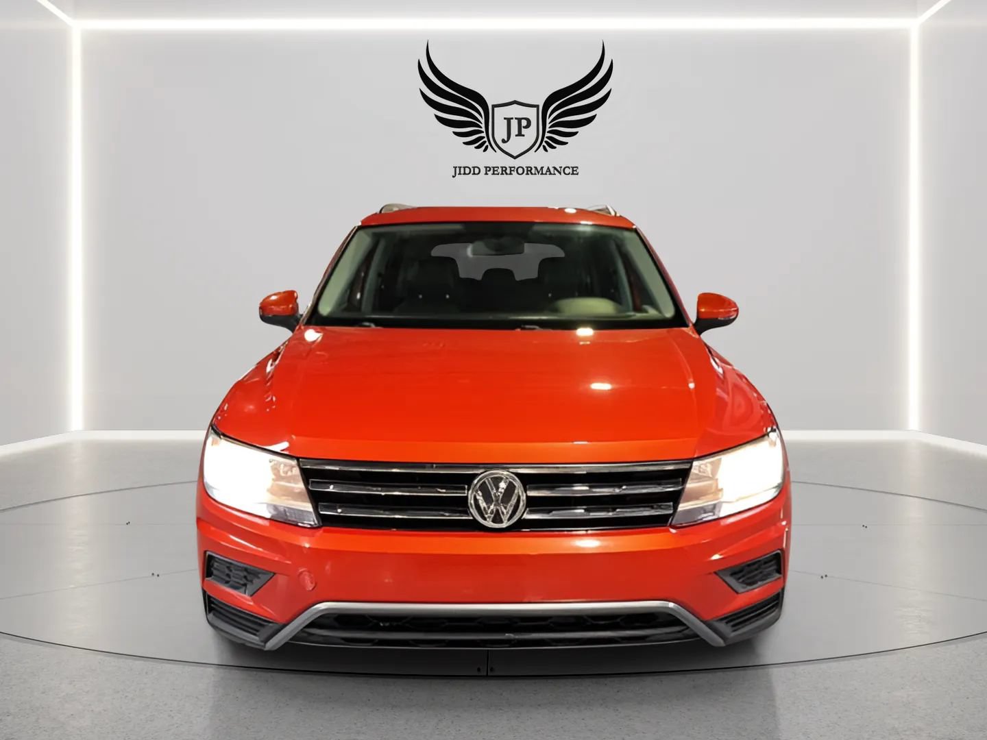 Used 2018 Volkswagen Tiguan SEL FWD image 2
