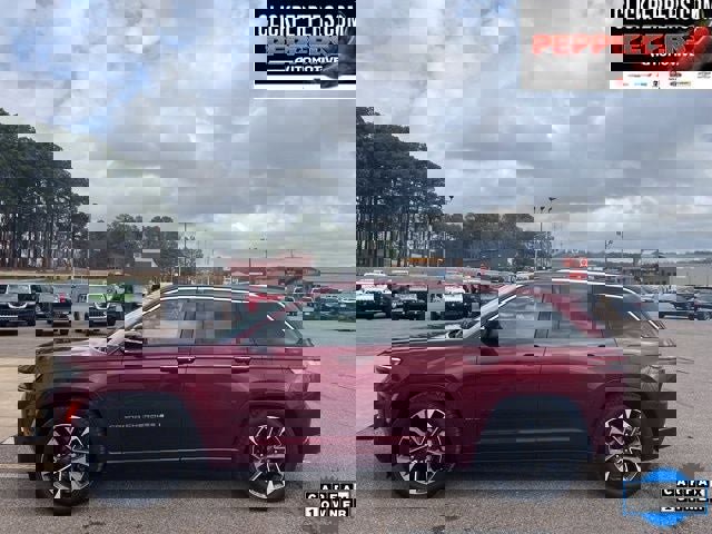 Used 2023 Jeep Grand Cherokee Overland w/ Adv Protech Group III image 3