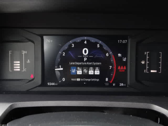 Certified 2024 Toyota Tacoma SR5 AWD/4WD image 25