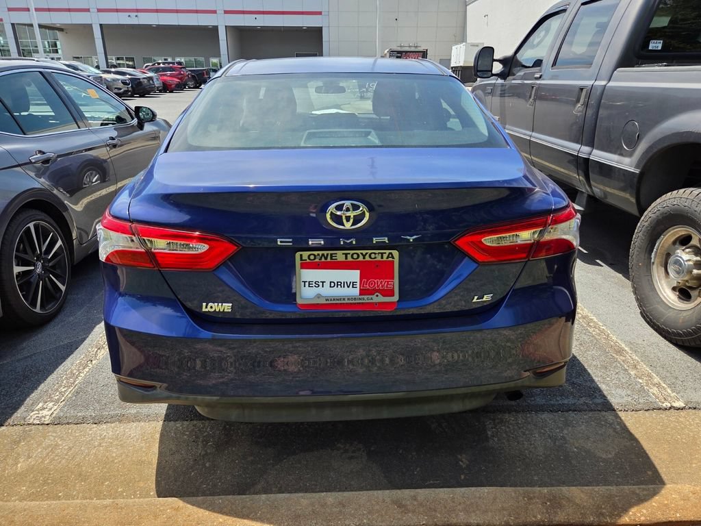 Used 2018 Toyota Camry LE FWD image 7