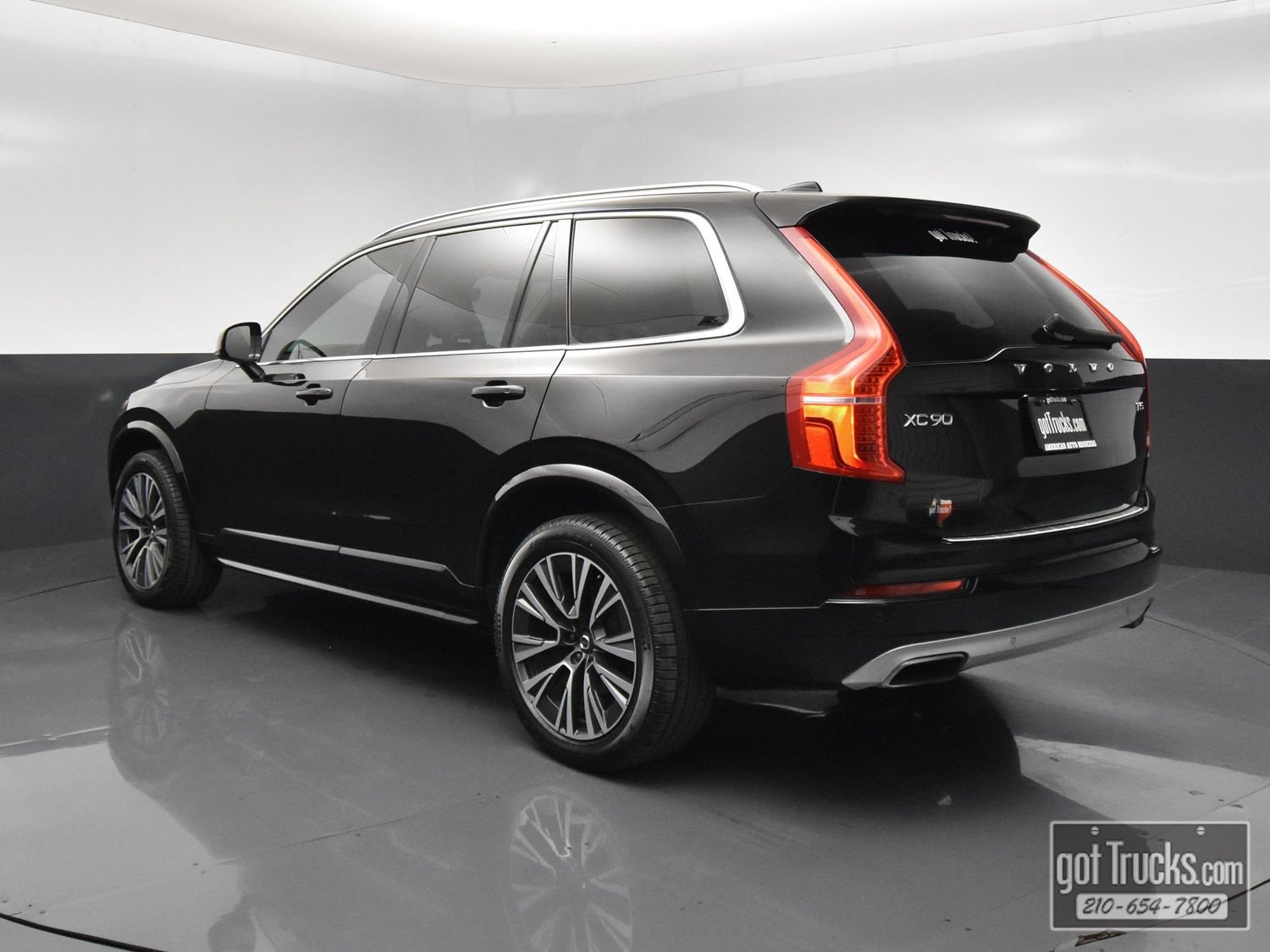 Used 2021 Volvo XC90 T5 Momentum w/ Protection Package Premier FWD image 5