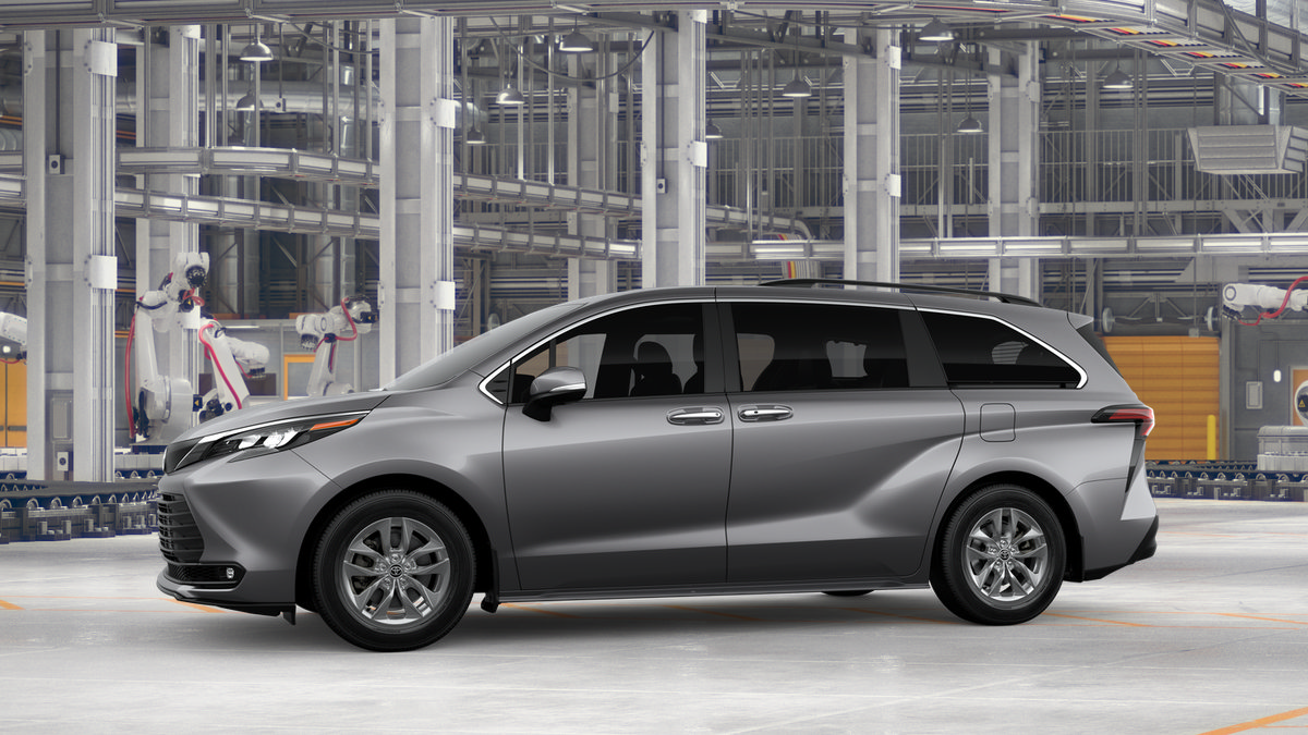 New 2026 Toyota Sienna XLE AWD/4WD image 3