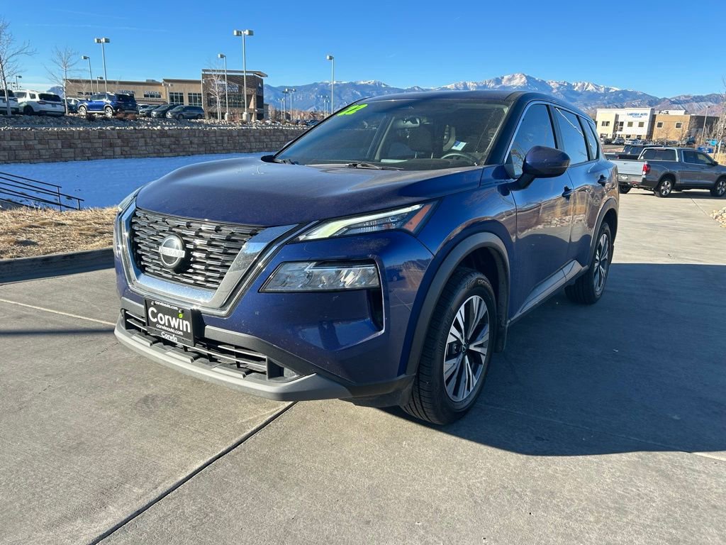 Used 2022 Nissan Rogue SV image 3
