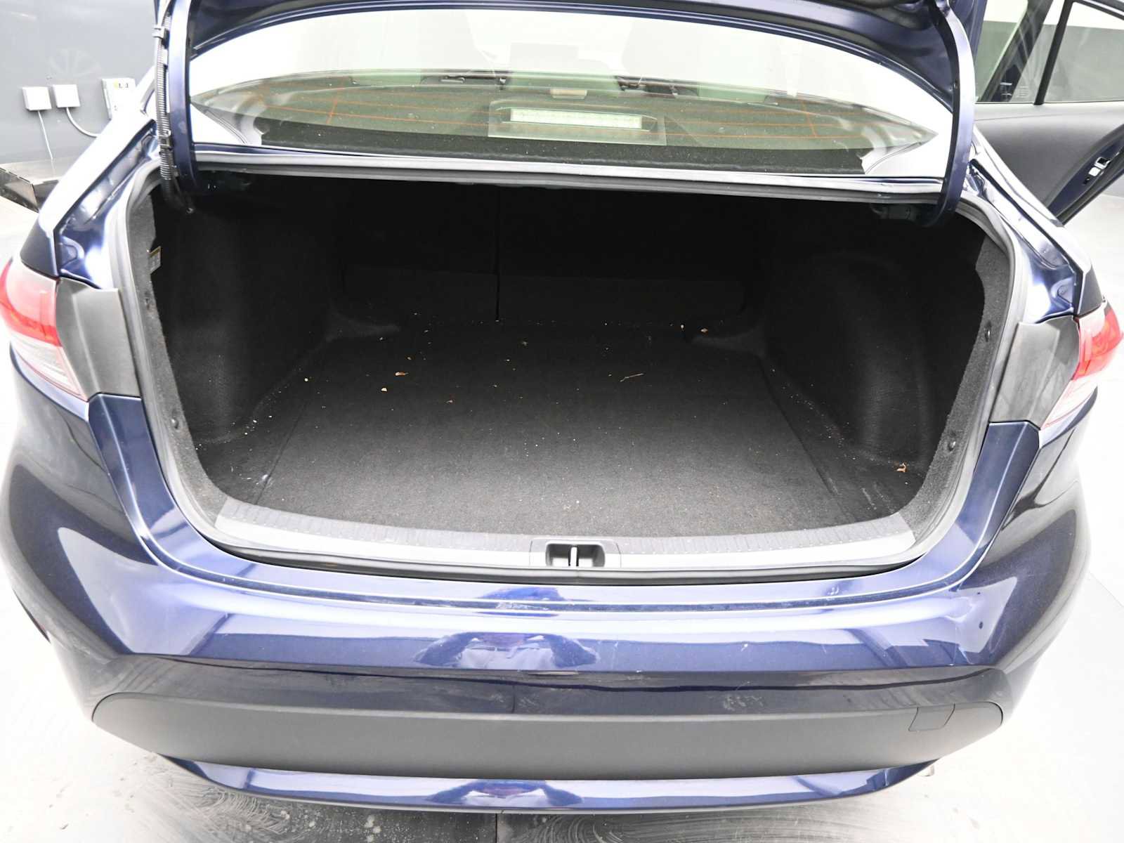 Used 2022 Toyota Corolla LE image 13