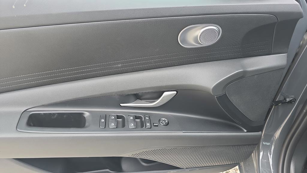 New 2026 Hyundai Elantra SE w/ Cargo Package FWD image 16