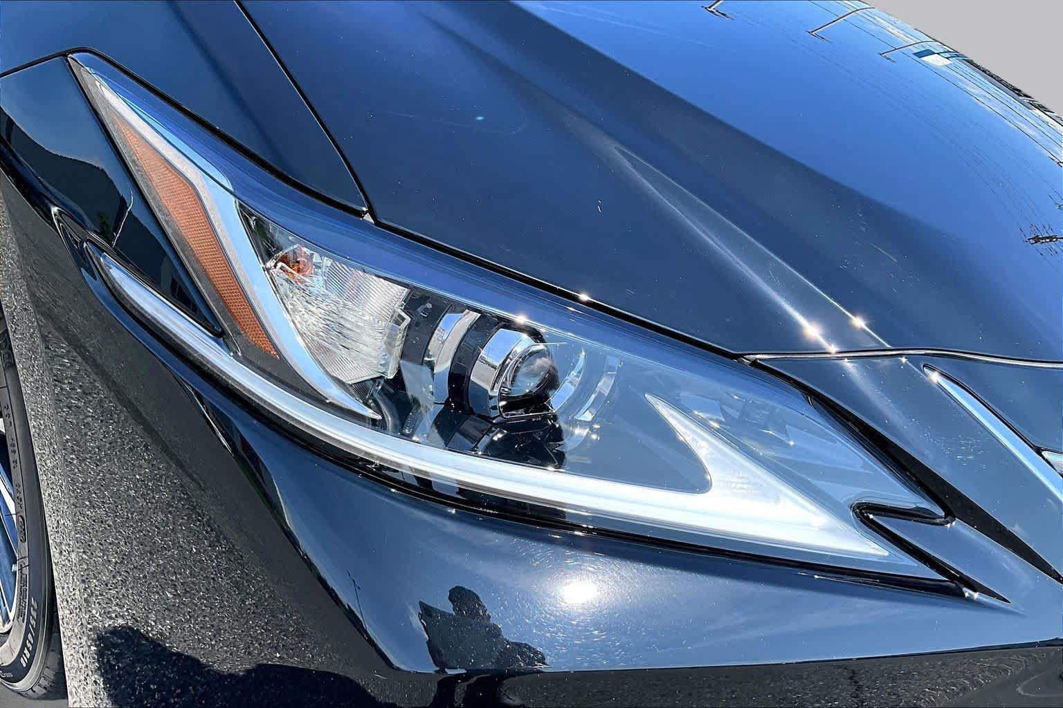 Used 2025 Lexus ES 350 w/ Premium Package FWD image 28