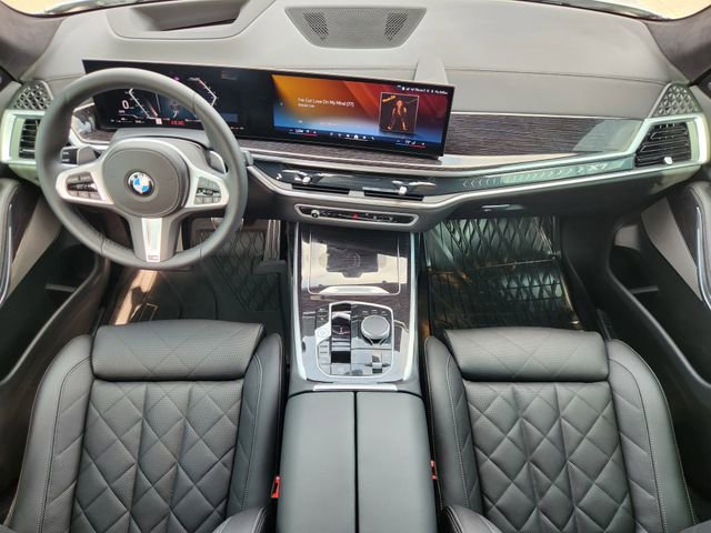 Used 2026 BMW X7 xDrive40i w/ M Sport Package image 26