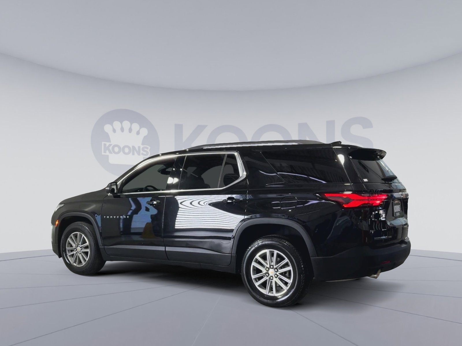 Used 2023 Chevrolet Traverse LT image 8